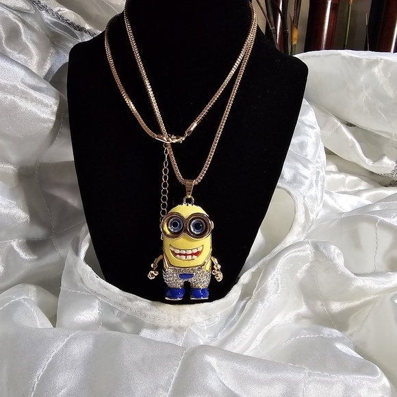 Minion Sweater Necklace - Picture 6 of 17